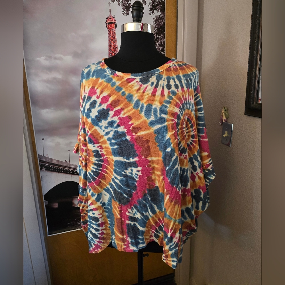 #0442 1X NWOT ANDRÉE BY UNIT Overszd Multicolor Dohlman Slv Top 42ptp 26-33Long